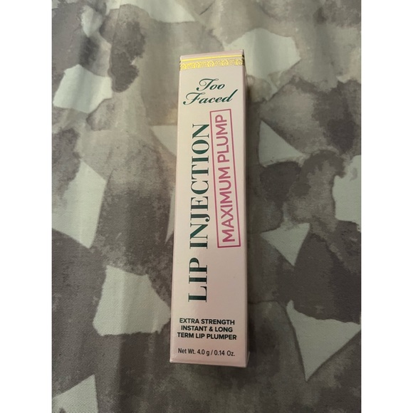 Too Faced Lip Injection Extreme - Picture 2 of 12
